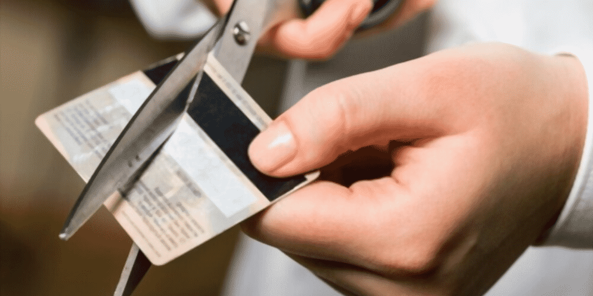 Should I Close a Credit Card or Keep it? | Landmark National Bank Should I Close a Credit Card or Keep it? | Landmark National Bank