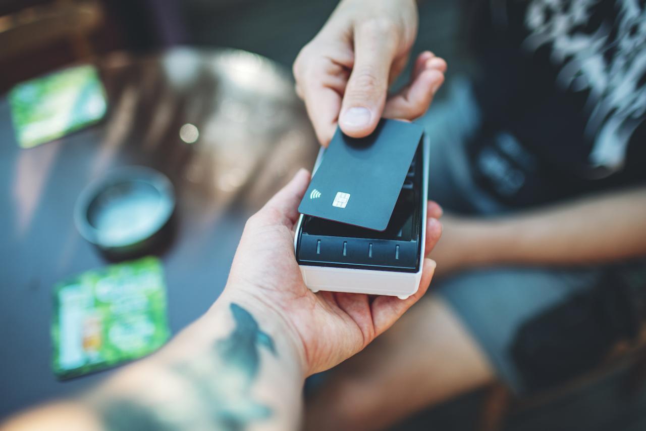 8 Common Credit Mistakes and How to Avoid Them - Experian